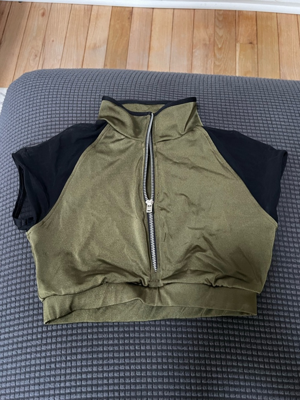 Hunter Green Zip-Up Dance Top – Size Medium